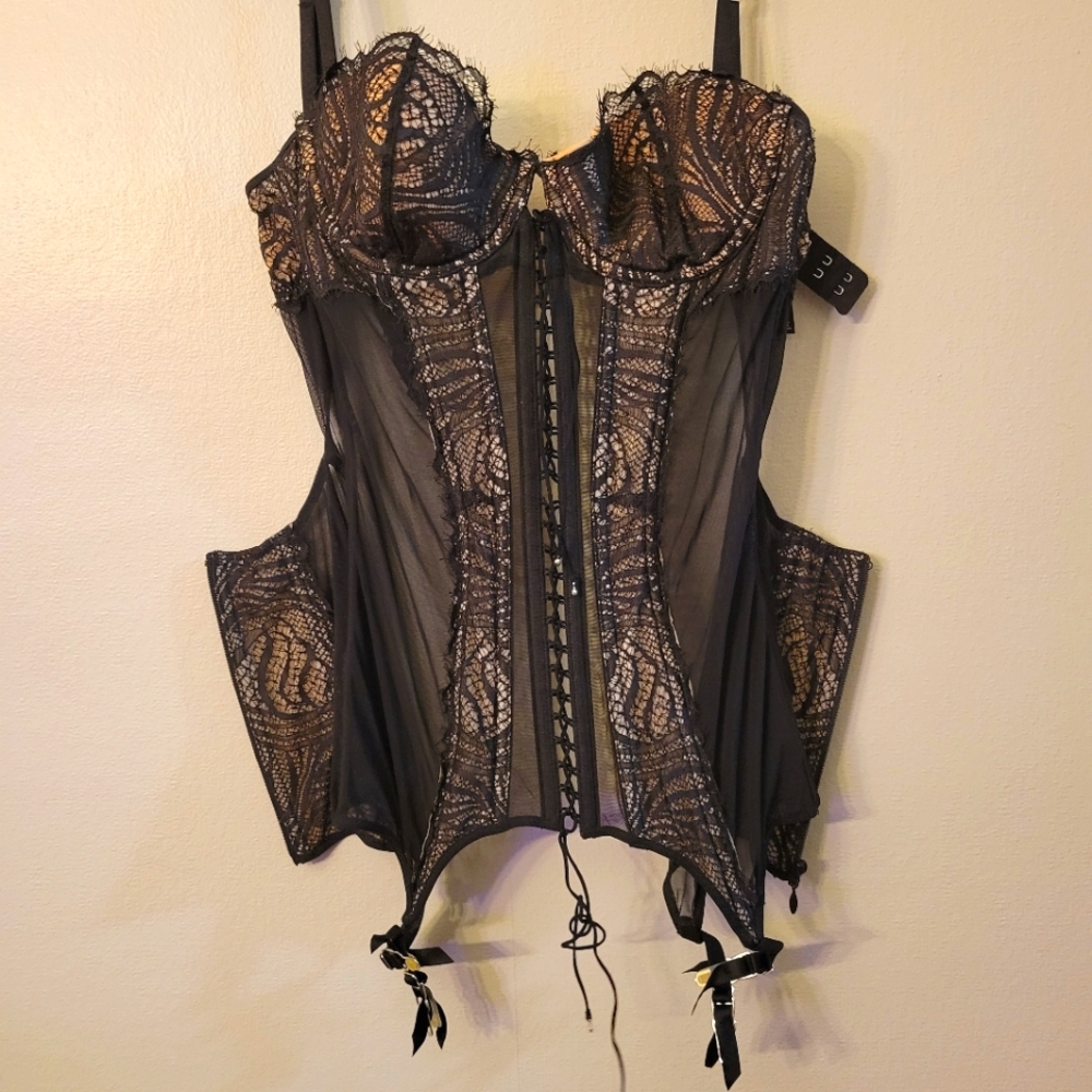 VS lace corset